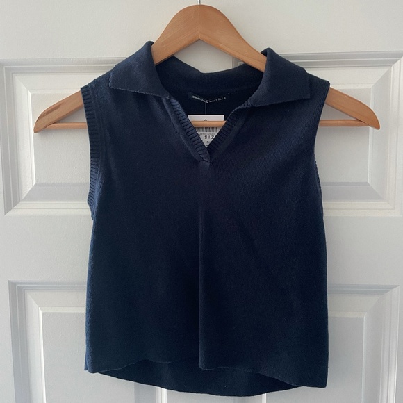 Brandy Melville Cropped Sweater - Picture 2 of 4